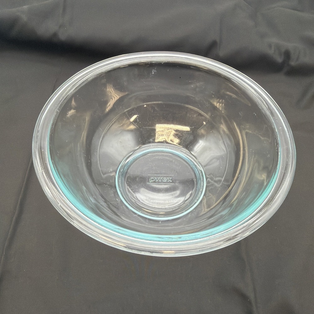 Pyrex Glass Nesting Mixing Bowl #323 1.5 qt - Vintage Made in USA